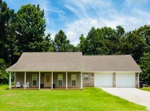 2610 Tuscumbia Rd, Blue Springs, MS, 38828-9711 | Card Image