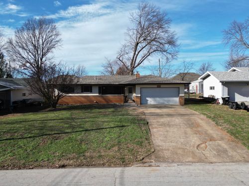 3047 S Ferguson Ave, Springfield, MO, 65807-4211 | Card Image