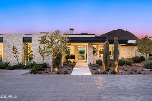 5611 N Wilkinson Rd, Paradise Valley, AZ, 85253-5234 | Card Image