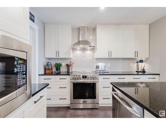 1109 176 St Sw, Home with 3 bedrooms, 3 bathrooms and 4 parking in Edmonton AB | Image 20