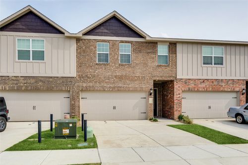 425 Mbs Way, Pilot Point, TX, 76258-1728 | Card Image