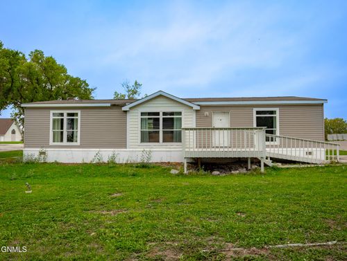 805 27th Street W, Williston, ND, 58801 | Card Image