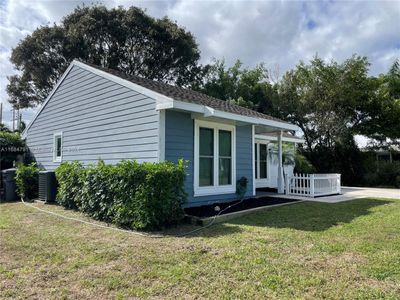 9091 Chrysanthemum Dr, House other with 2 bedrooms, 2 bathrooms and null parking in Boynton Beach FL | Image 1