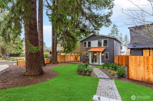 2-11607 Ne 112th St, Kirkland, WA, 98033-4512 | Card Image