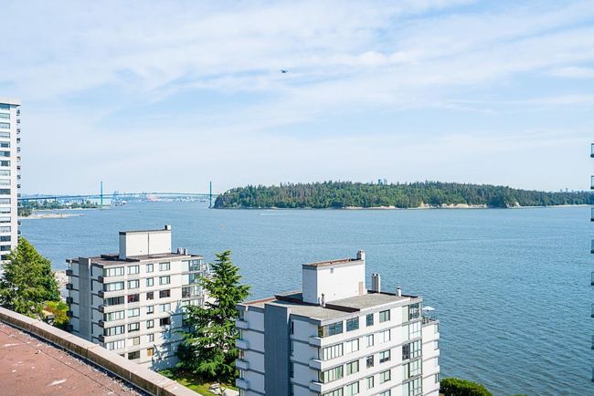 1005 - 2135 Argyle Avenue, Condo with 2 bedrooms, 2 bathrooms and 1 parking in West Vancouver BC | Image 22
