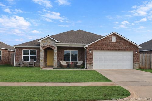 7500 E 159th Pl S, Bixby, OK, 74008-2760 | Card Image
