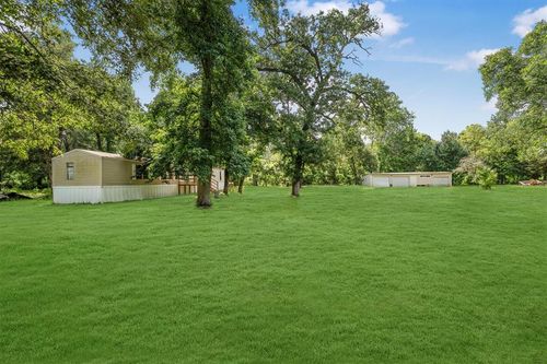 2 Creek Road, Huntsville, TX, 77320 | Card Image