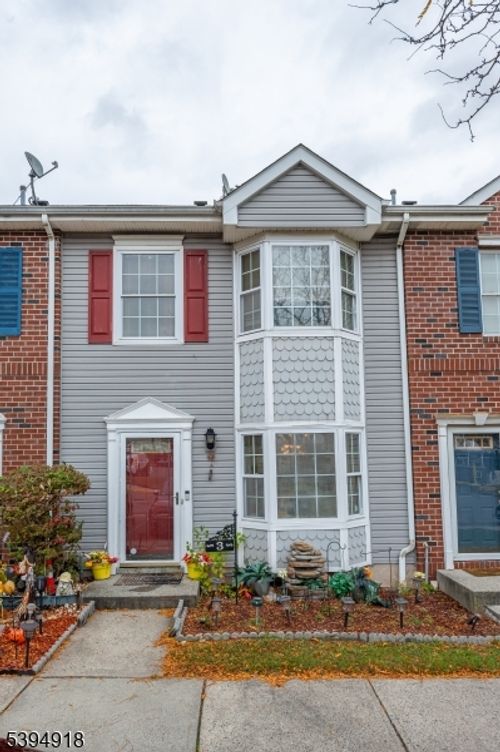 3 Martha Ct, Newark, NJ, 07103-3386 | Card Image