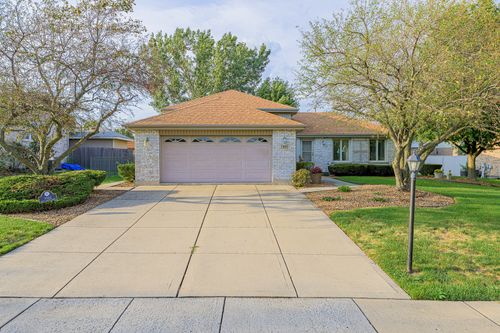 7502 W Lakeside Dr, Frankfort, IL, 60423-8660 | Card Image