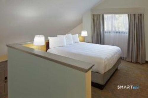 b2-3 Long Wharf Drive, New Haven, CT, 06511 | Card Image