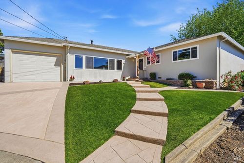 32 Colinda Dr, Petaluma, CA, 94952-4838 | Card Image