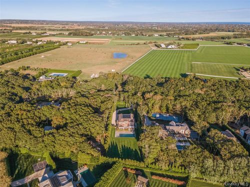 161 Water Mill Towd Rd, Southampton, NY, 11968-5518 | Card Image