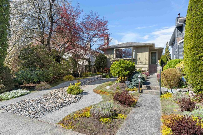 228 W 27 Th Street, House other with 5 bedrooms, 2 bathrooms and 1 parking in North Vancouver BC | Image 32