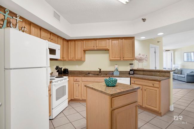 APT-104 - 24900 Perdido Beach Blvd, Condo with 3 bedrooms, 2 bathrooms and 2 parking in Orange Beach AL | Image 11
