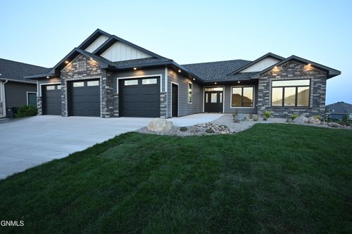 5921 Crested Butte Rd, Bismarck, ND, 58503-7305 | Card Image