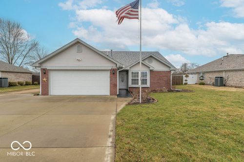 1005 Honeysuckle Ct, Mooresville, IN, 46158-2034 | Card Image