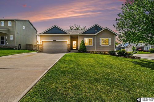 13702 Williamsburg Drive, Bellevue, NE, 68123 | Card Image
