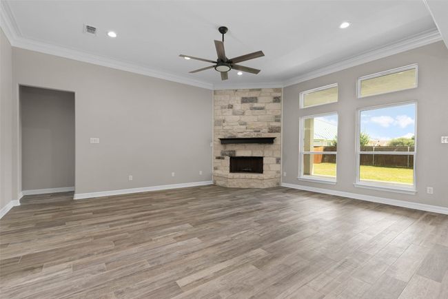 1134 Creekstone Trl, House other with 4 bedrooms, 2 bathrooms and 4 parking in Seguin TX | Image 18