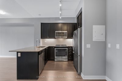 124 - 555 William Graham Dr, Condo with 1 bedrooms, 1 bathrooms and 1 parking in Aurora ON | Image 3