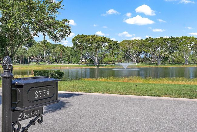 8774 Lakes Blvd, House other with 3 bedrooms, 3 bathrooms and null parking in West Palm Beach FL | Image 7