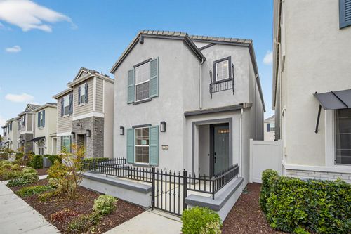 3209 Finch Ln, West Sacramento, CA, 95691-6434 | Card Image