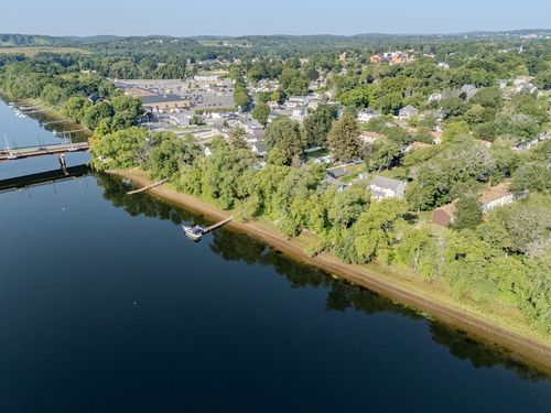 28 Coffin Ave, Haverhill, MA, 01830-4335 | Card Image
