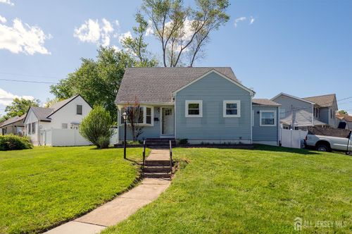 24 Old Stage Rd, East Brunswick, NJ, 08816-4791 | Card Image