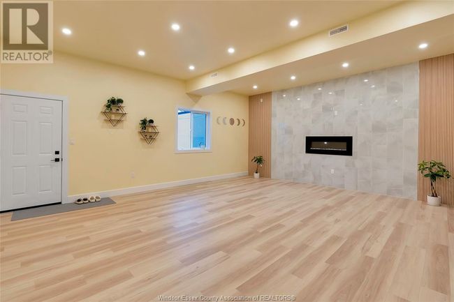 4667 Wyandotte St E, Home with 0 bedrooms, 0 bathrooms and null parking in Windsor ON | Image 31