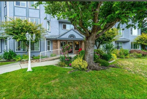 203-1378 Fir St, White Rock, BC, V4B4B2 | Card Image