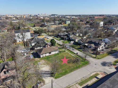 3241 Simmons St, Houston, TX, 77004-3566 | Card Image