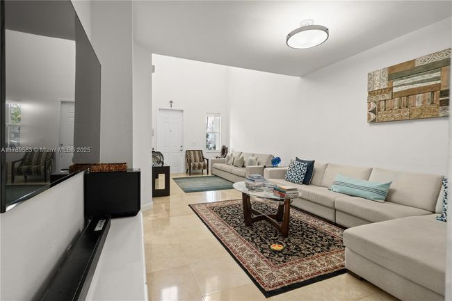 7514 Nw 108 Th Path, Townhouse with 3 bedrooms, 3 bathrooms and null parking in Doral FL | Image 34