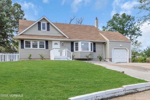 14 Regal Ct, Toms River, NJ, 08753-5642 | Card Image