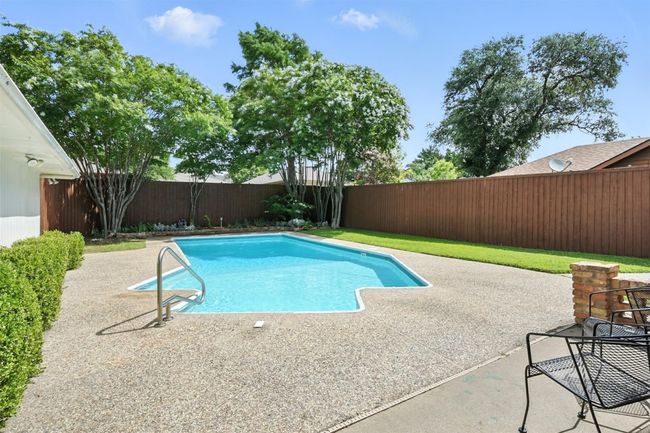 1923 Camden Way, House other with 3 bedrooms, 2 bathrooms and null parking in Carrollton TX | Image 32
