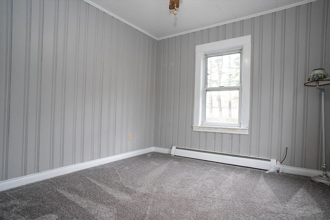 6 Elm St S, House other with 3 bedrooms, 1 bathrooms and 2 parking in Barre MA | Image 9