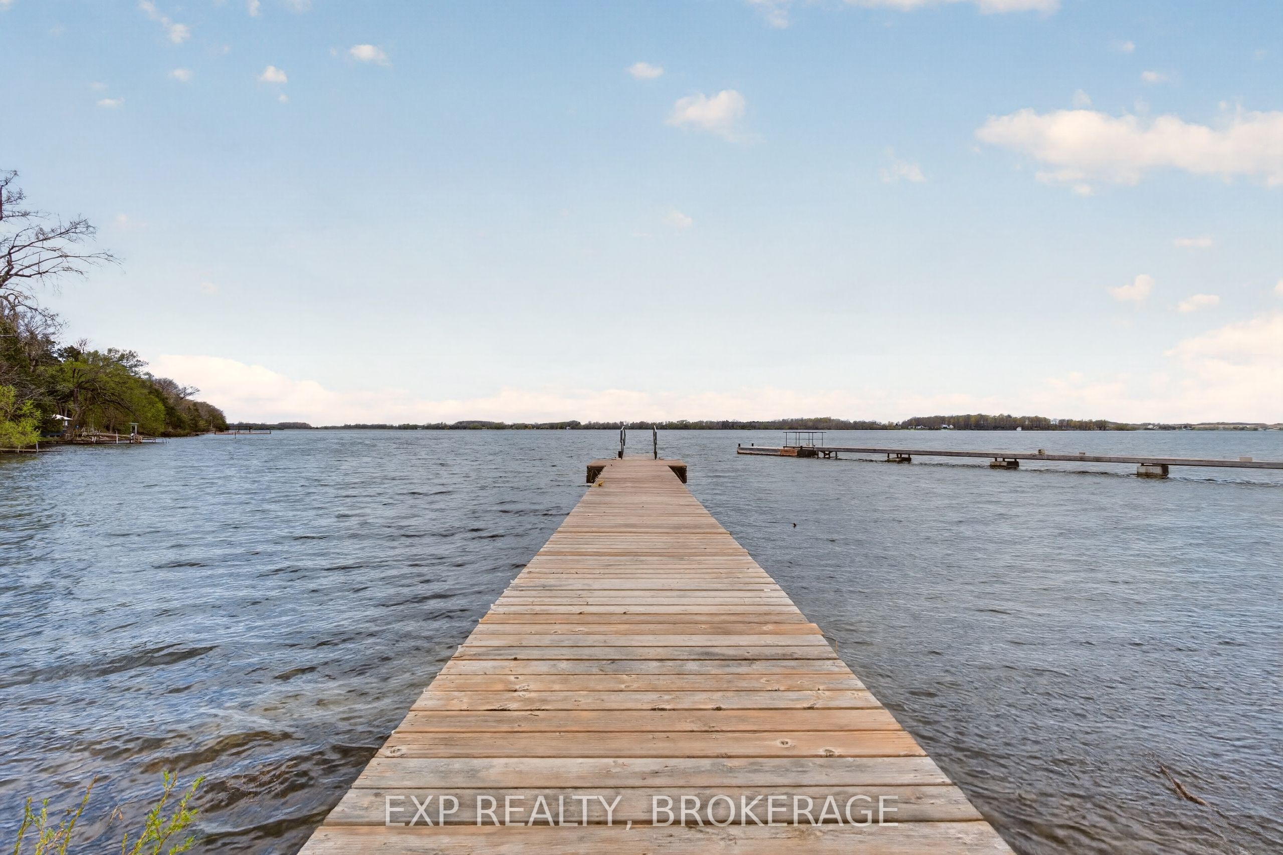 Residential in Frontenac Islands 4