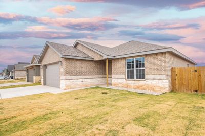 18th Street, House other with 3 bedrooms, 2 bathrooms and null parking in Lubbock TX | Image 2