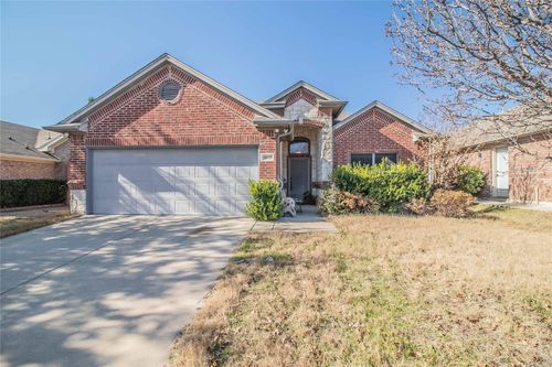 10625 Braewood Dr, Fort Worth, TX, 76131-3936 | Card Image