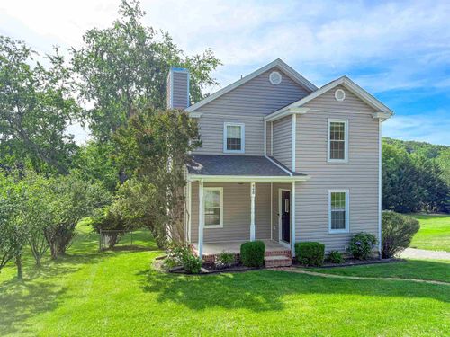 110 Montgomery Rd, STAUNTON, VA, 24401-9565 | Card Image
