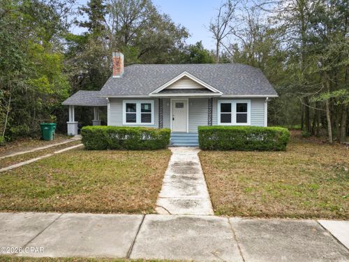 657 Main St, Chipley, FL, 32428-1251 | Card Image