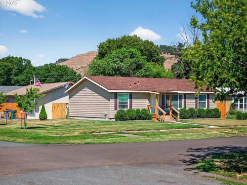 2802 N 3rd St, La Grande, OR, 97850-2706 | Card Image