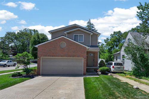 20209 Inkster Rd, Livonia, MI, 48152-2413 | Card Image