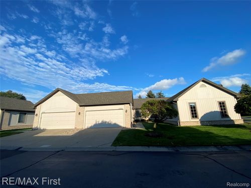 13304 Highland Cir, Sterling Heights, MI, 48312-5338 | Card Image