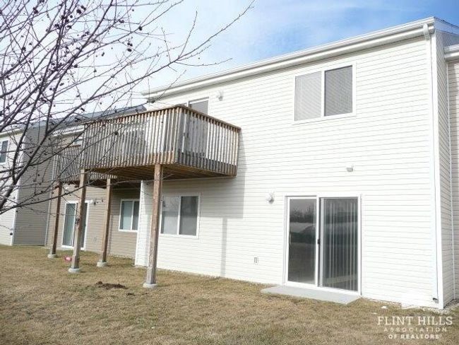 1305 Newfoundland Dr, Condo with 3 bedrooms, 2 bathrooms and null parking in Manhattan KS | Image 15
