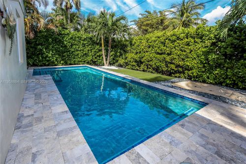 930 N 11th Ct, Hollywood, FL, 33019-3102 | Card Image