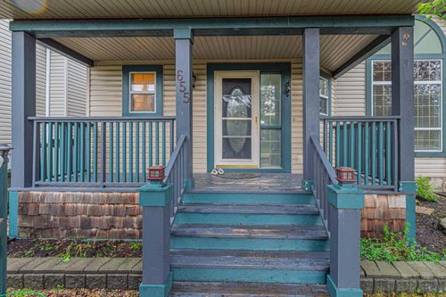 655 Erin Woods Dr Se, Calgary, AB, T2B3L1 | Card Image