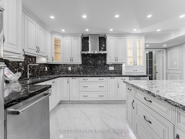 608 - 65 Spring Garden Ave, Condo with 4 bedrooms, 2 bathrooms and 1 parking in North York ON | Image 15