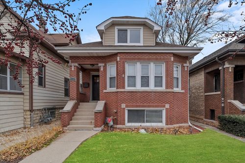 2216 East Avenue, Berwyn, IL, 60402 | Card Image