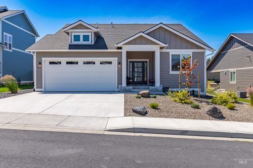 2215 E 3rd St, Moscow, ID, 83843-3740 | Card Image