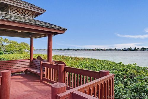h1-107 Half Moon Cir, Hypoluxo, FL, 33462-5463 | Card Image