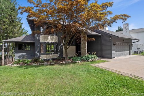 1745 Ridge Rd, White Lake, MI, 48383-1787 | Card Image
